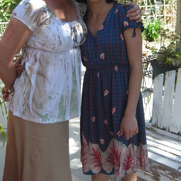 Bilingual Silk Midi dress - Picture 2 of 9